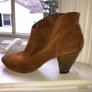 Steve Madden chestnut booties!!